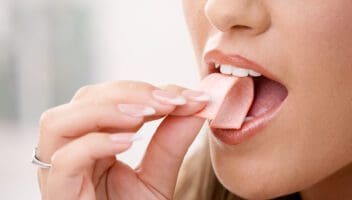 chewing gum teeth