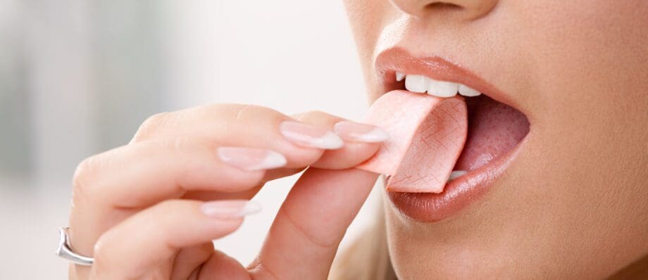chewing gum teeth