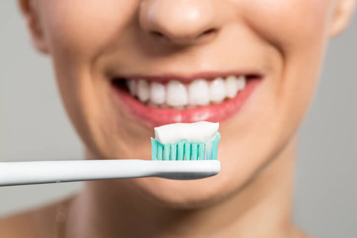 whitening toothpastes