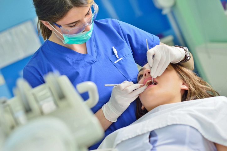 associate dentist